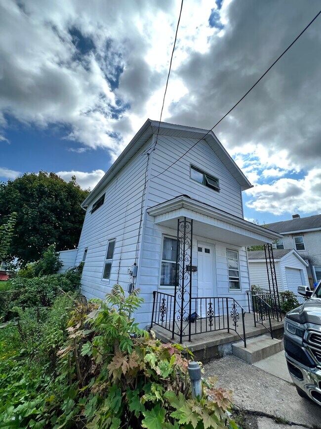 307 Roberts Ct Rentals in Scranton, PA