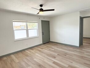 510 91st Ave N in St. Petersburg, FL - Foto de edificio - Building Photo