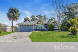 3798 Fontainebleau St in North Port, FL - Building Photo