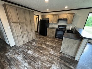 1325 Wilson Rd in Rossville, GA - Building Photo - Building Photo