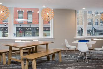 Grid District - 50 Franklin in Worcester, MA - Foto de edificio - Interior Photo