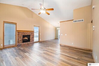 20216 B St in Omaha, NE - Building Photo - Building Photo