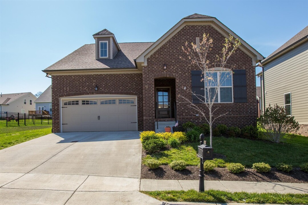 2531 Tapestry Street in Thompson's Station, TN - Building Photo