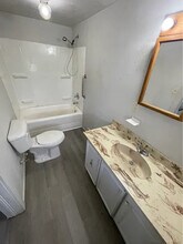 331 W Morrell St, Unit A in Jackson, MI - Building Photo - Building Photo