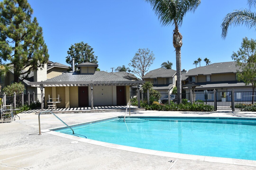 630 W Palm Ave in Orange, CA - Foto de edificio