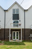 5692 Sofias Cir, Unit 320 in Chattanooga, TN - Building Photo