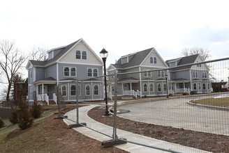 Nelton Court in Hartford, CT - Foto de edificio - Building Photo