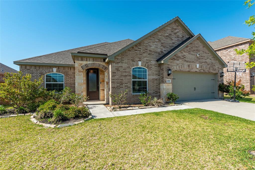 13718 Gaff Rig Dr in Santa Fe, TX - Foto de edificio