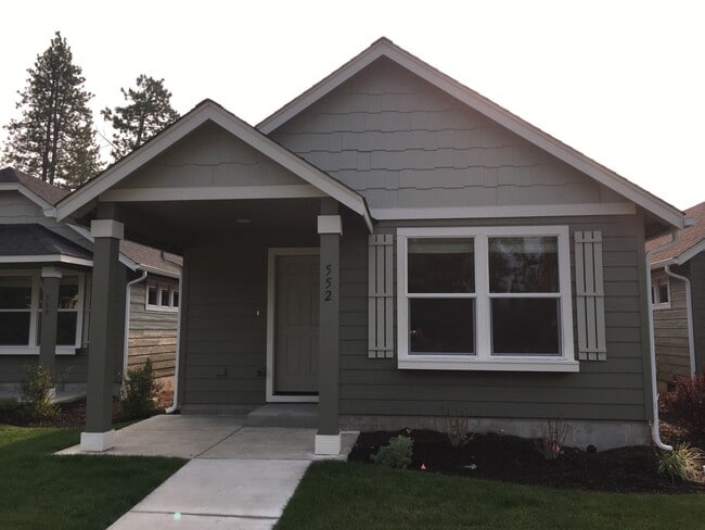 property at 552 N Trinity Way