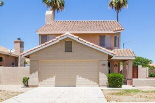 7922 W Laurel Ln in Peoria, AZ - Building Photo