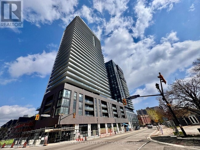 property at 2075 Lakeshore Rd.
