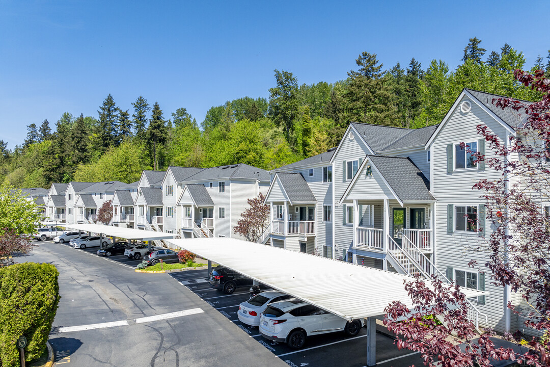 Emerald Pointe Condominium in Auburn, WA - Building Photo