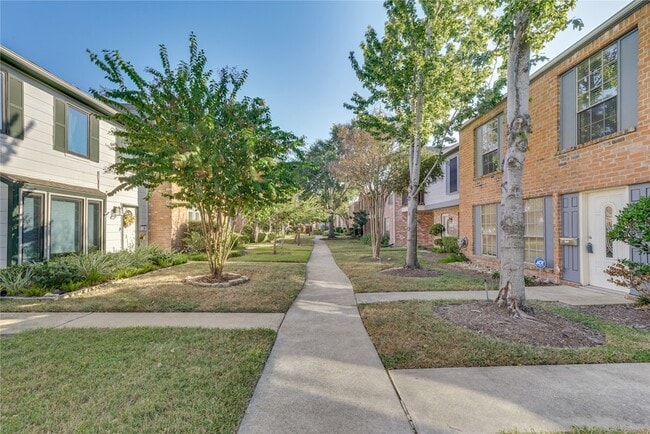 14228 Misty Meadow Ln in Houston, TX - Building Photo - Building Photo