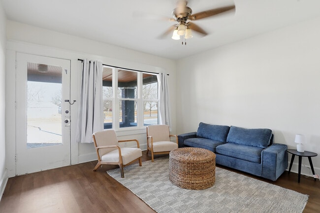 941 E Raymond St in Indianapolis, IN - Foto de edificio - Building Photo