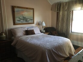 39 Outlook Ave in West Hartford, CT - Building Photo