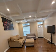 3520 E Fayette St in Baltimore, MD - Building Photo - Building Photo