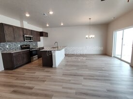 3918 W 5th Pl in Kennewick, WA - Building Photo