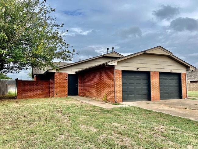 property at 121 Crawford Ct