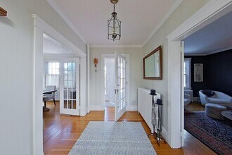 27 Cranston Ave in Newport, RI - Building Photo - Building Photo