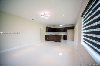 1748 NE 180th St in North Miami Beach, FL - Building Photo - Building Photo