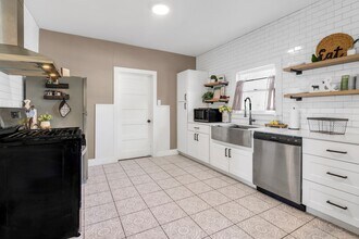 569 Wright Ave in New Braunfels, TX - Building Photo - Building Photo