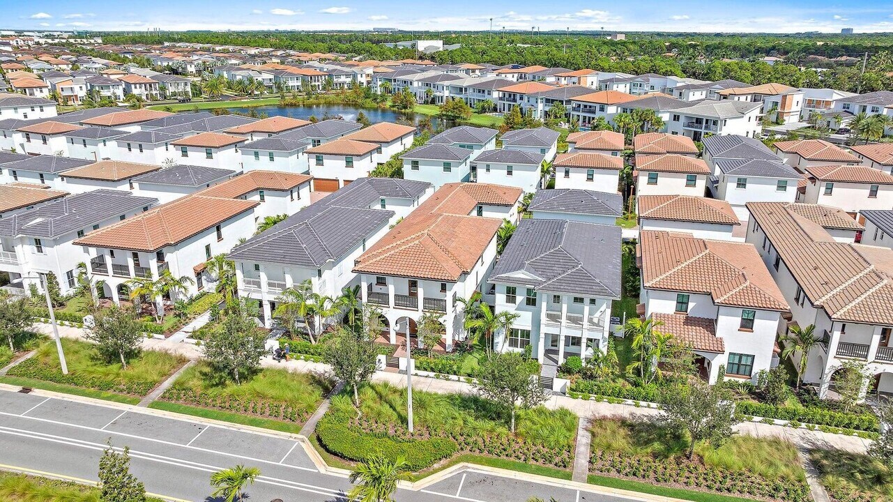 13128 Alton Rd in Palm Beach Gardens, FL - Building Photo