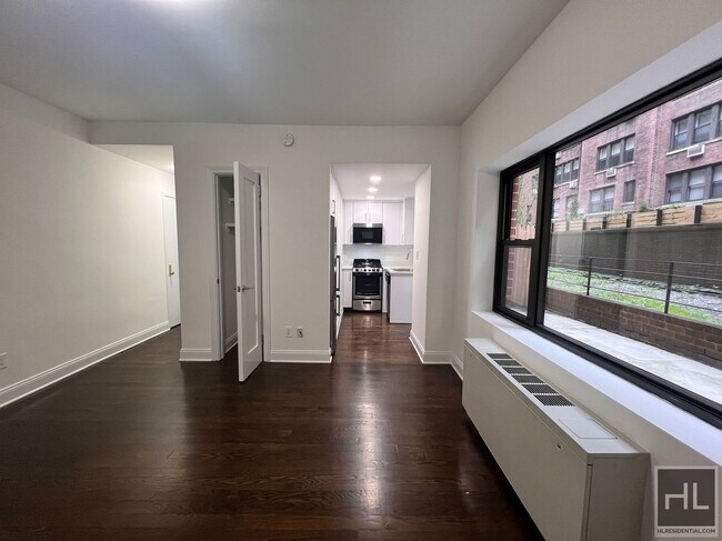 EAST 56 STREET in New York, NY - Building Photo - Building Photo