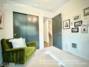 5913 California Ave SW in Seattle, WA - Building Photo - Building Photo