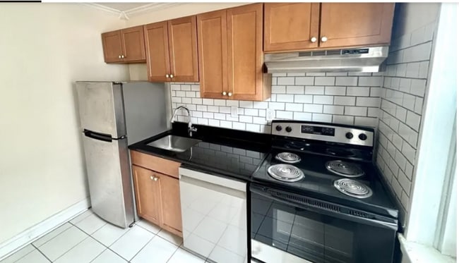 property at 8 Walnut St