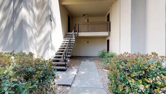 3701 Colonial Dr, Unit 150 in Modesto, CA - Building Photo