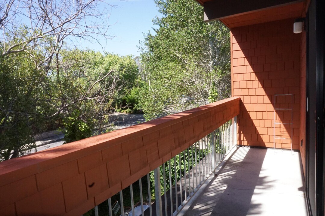 2238 Allegheny Way, Unit 2238 in San Mateo, CA - Foto de edificio