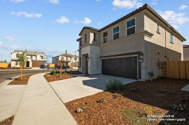 324 Monastery Dr in Lathrop, CA - Building Photo - Building Photo