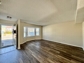 1811 Carlton E in Virginia Beach, VA - Building Photo - Building Photo