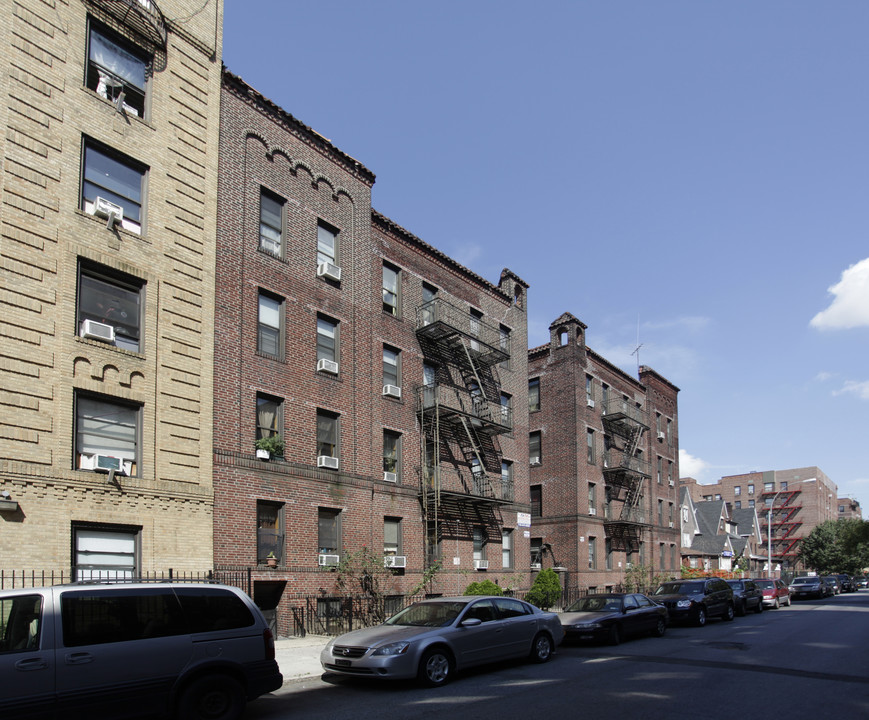 3736 88th St in Flushing, NY - Building Photo