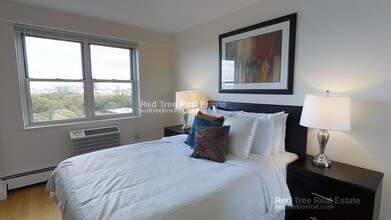 175 Freeman St in Brookline, MA - Building Photo - Building Photo