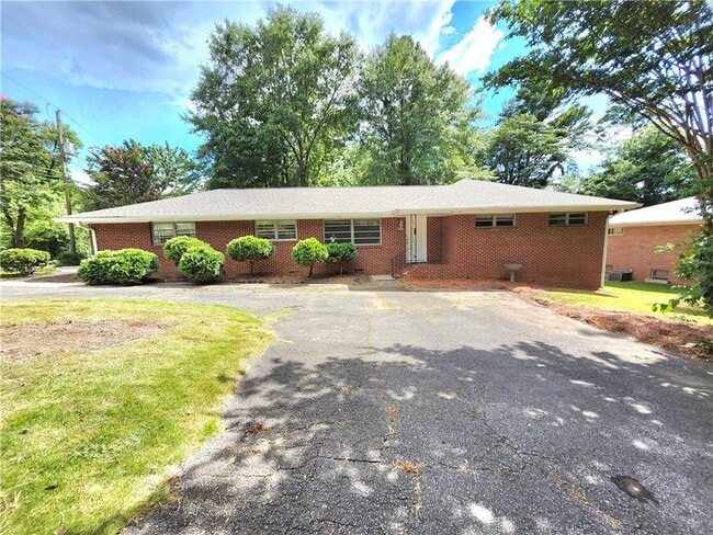 property at 2497 N Druid Hills Rd NE