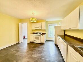 52 Beers St in New Haven, CT - Building Photo - Building Photo