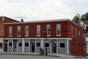 1 Public Sq in Holley, NY - Building Photo