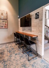 Vibe Apartments in Kent, WA - Building Photo - Building Photo