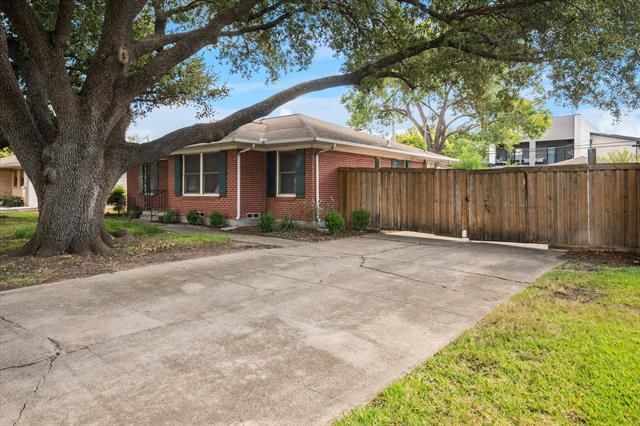 2952 Eric Ln in Farmers Branch, TX - Building Photo - Building Photo