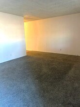 1129 S 124th East Ave in Tulsa, OK - Foto de edificio - Building Photo