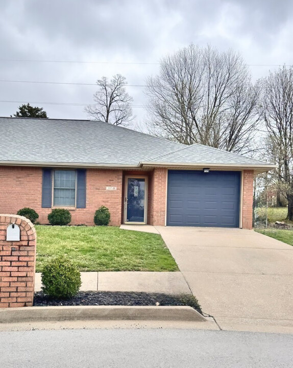 107 Cottage Cir in Elizabethtown, KY - Foto de edificio