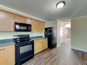 8441 Wheatfield Dr in Camby, IN - Foto de edificio - Building Photo