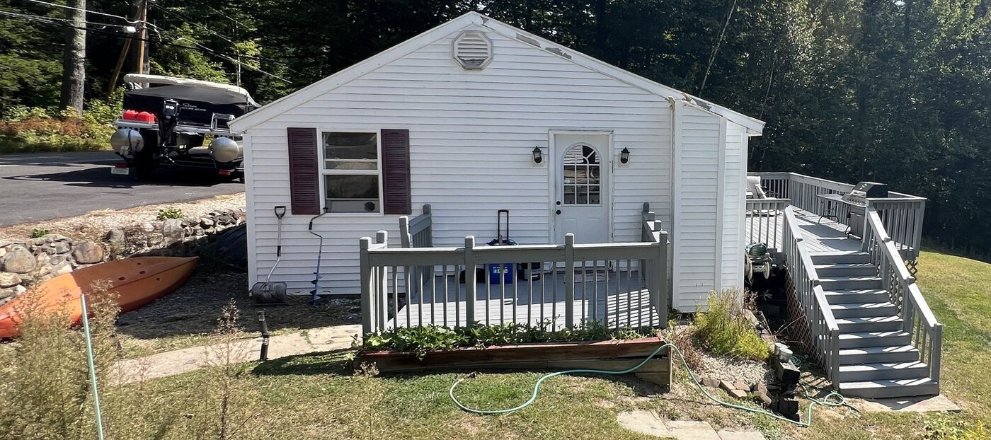 64 Crown Point Rd-Unit -1 in Rochester, NH - Building Photo