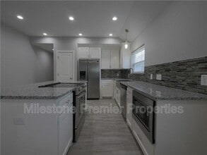 605 E Carter St in Sherman, TX - Building Photo - Building Photo