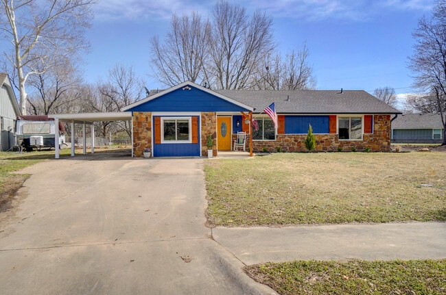 1906 N Chambers Ter in Claremore, OK - Building Photo - Building Photo