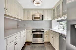 884 SE 19th Ave in Deerfield Beach, FL - Building Photo