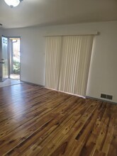 7945 Habersham Ln in Dallas, TX - Building Photo - Building Photo