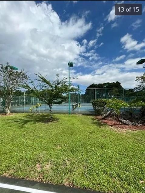 701 Gardens Dr, Unit 205 in Pompano Beach, FL - Foto de edificio - Building Photo