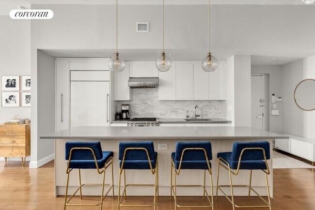 19-21 Warren St in New York, NY - Building Photo - Building Photo